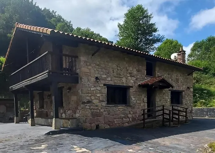 La Nina En Valles Pasiegos Morilla